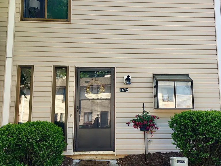 1472 Tenbury Dr #1 — Photo 1