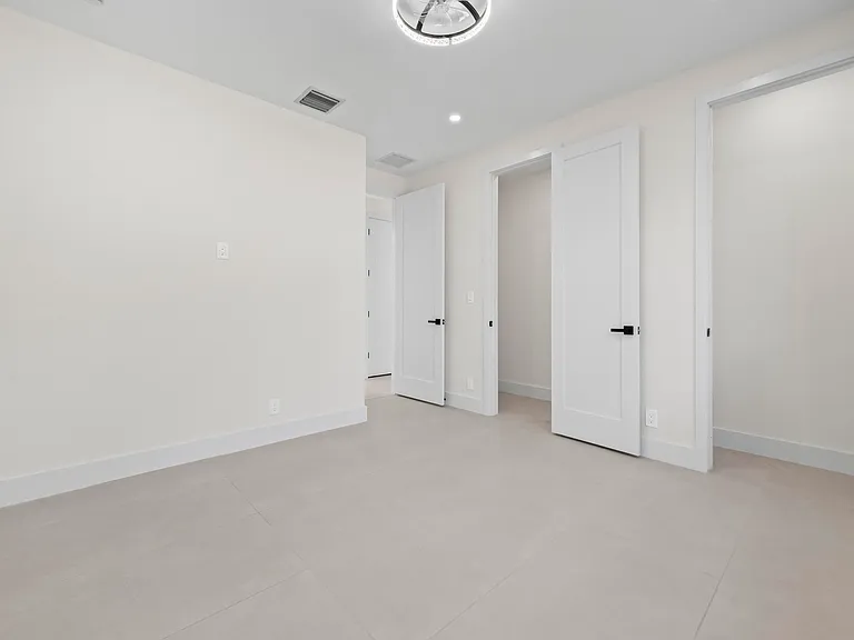 621 NW 42nd Ave — Photo 19