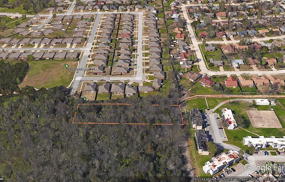 2nd image of Undefined Creekside Dr