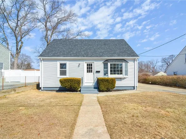 9 Columbia Ave, Coventry, RI 02816