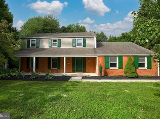 1455 Country Club Dr, Lancaster, PA 17601