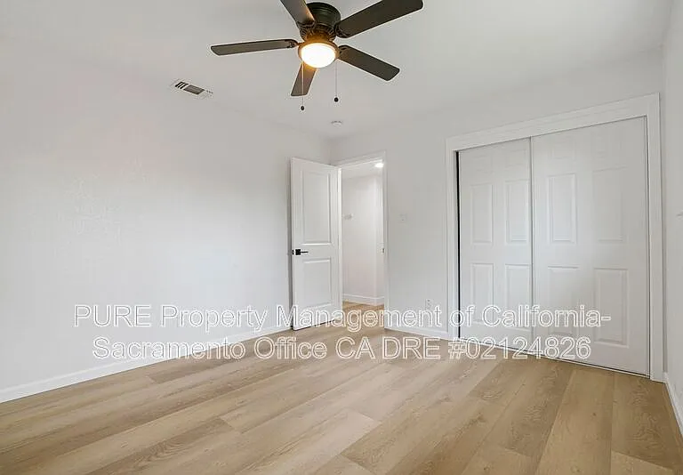 5939 Gloria Dr — Photo 13