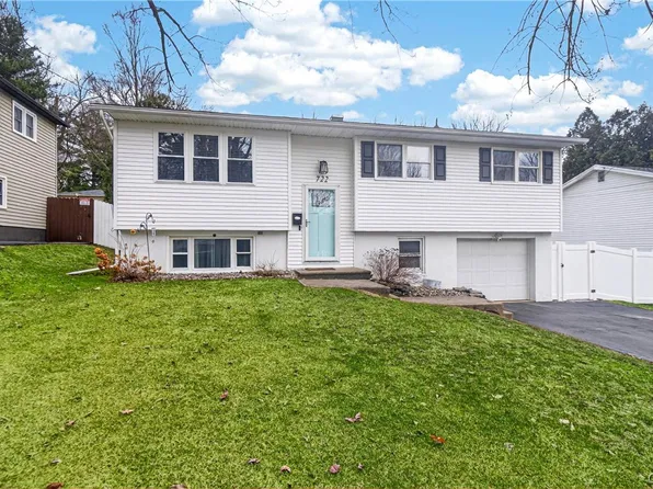 722 Locust Dr, Utica, NY 13502