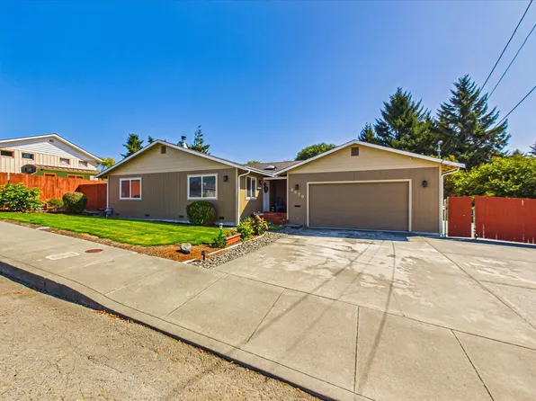 4979 Crane St, Eureka, CA 95503