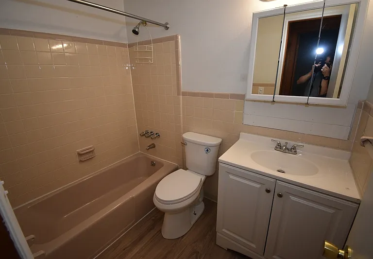 23 Alexander Dr #22 — Photo 4