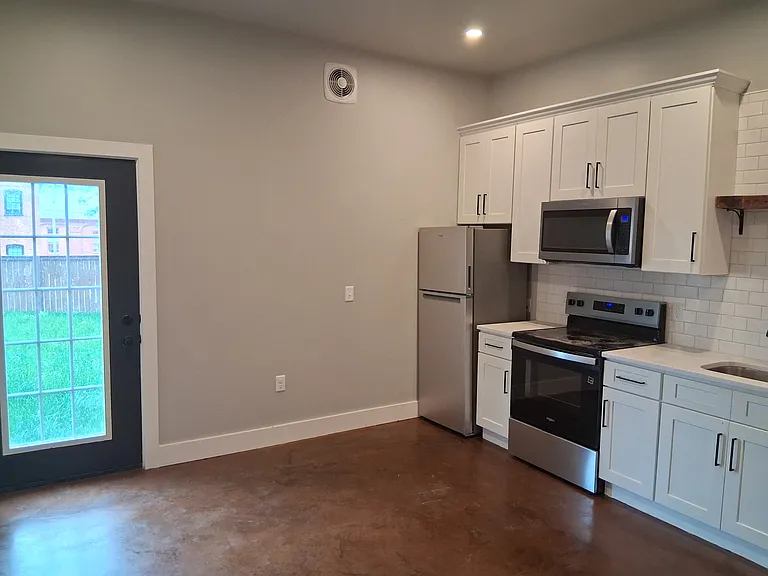 329 N Mulberry St #3 — Photo 8