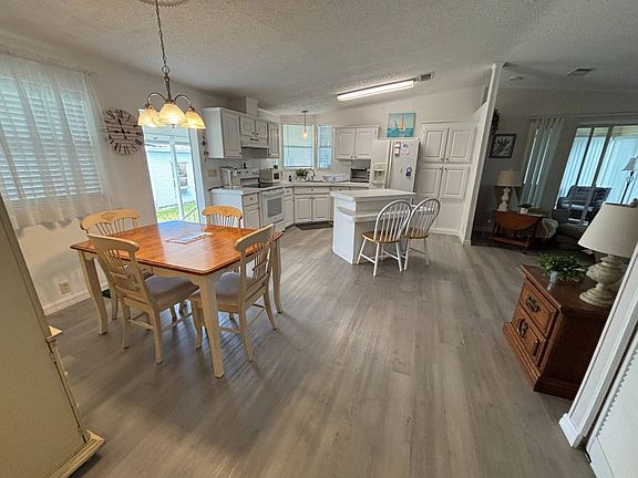 5th image of 317 Belle Tower Ave #317