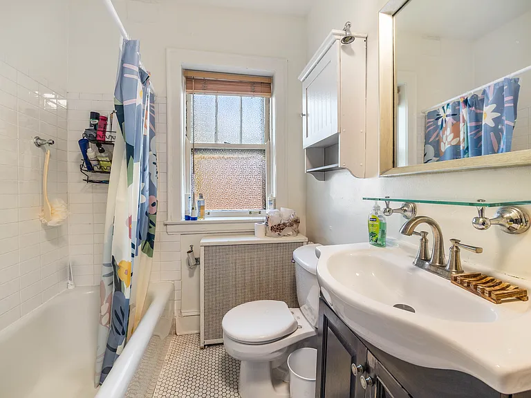 721 Foster St #2E — Photo 5