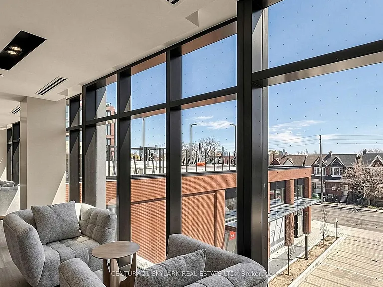 858 Dupont St #713 — Photo 22