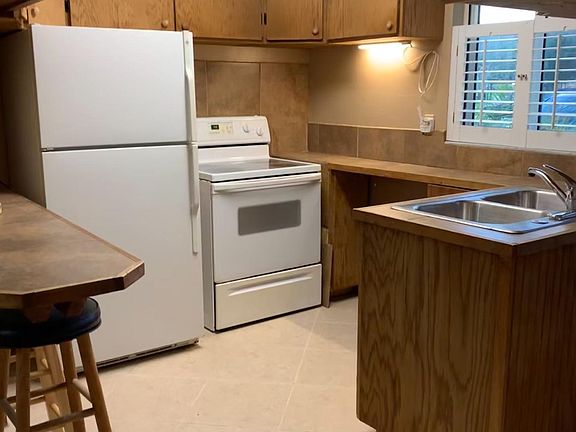 3rd image of 7676 Magnolia Ave #3