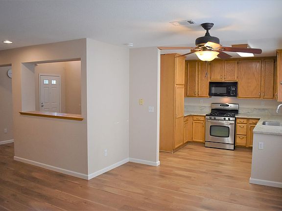 5th image of 1121 Syracuse Cir