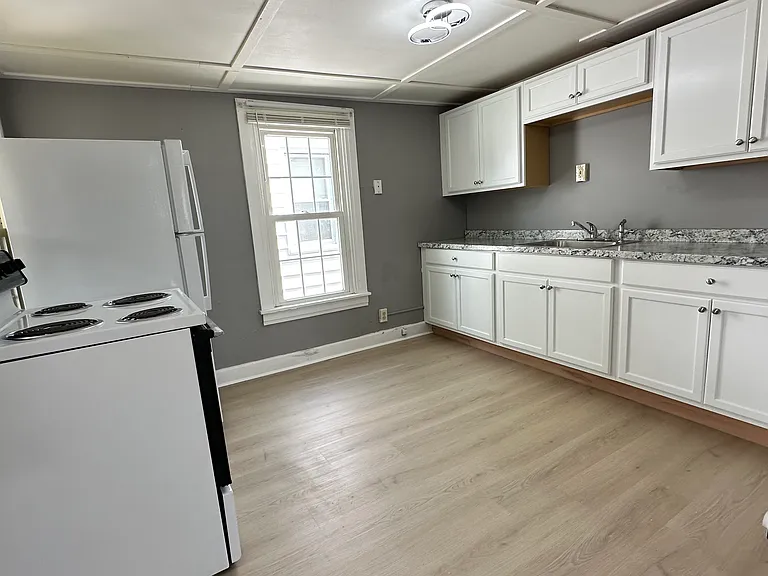 317 W Main St #2 — Photo 20