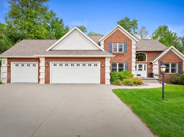 1860 WHITEWATER COVE, Plover, WI 54467