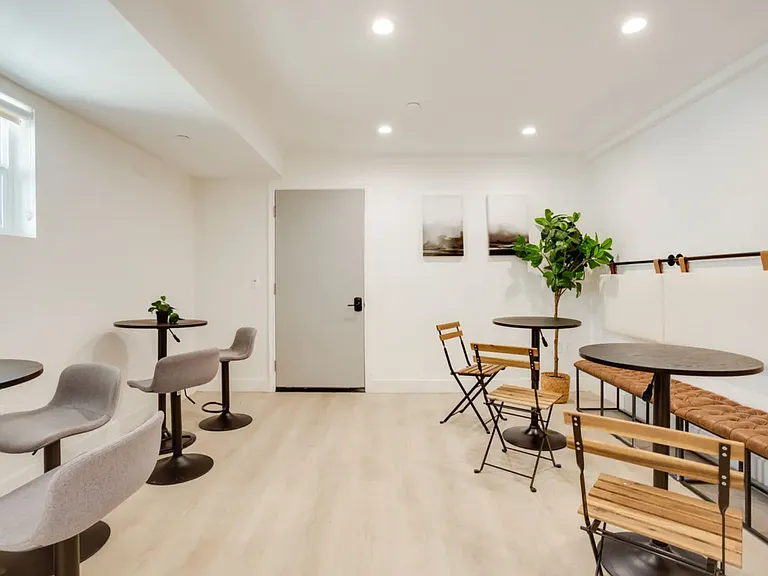 1224 W 37th Pl — Photo 15