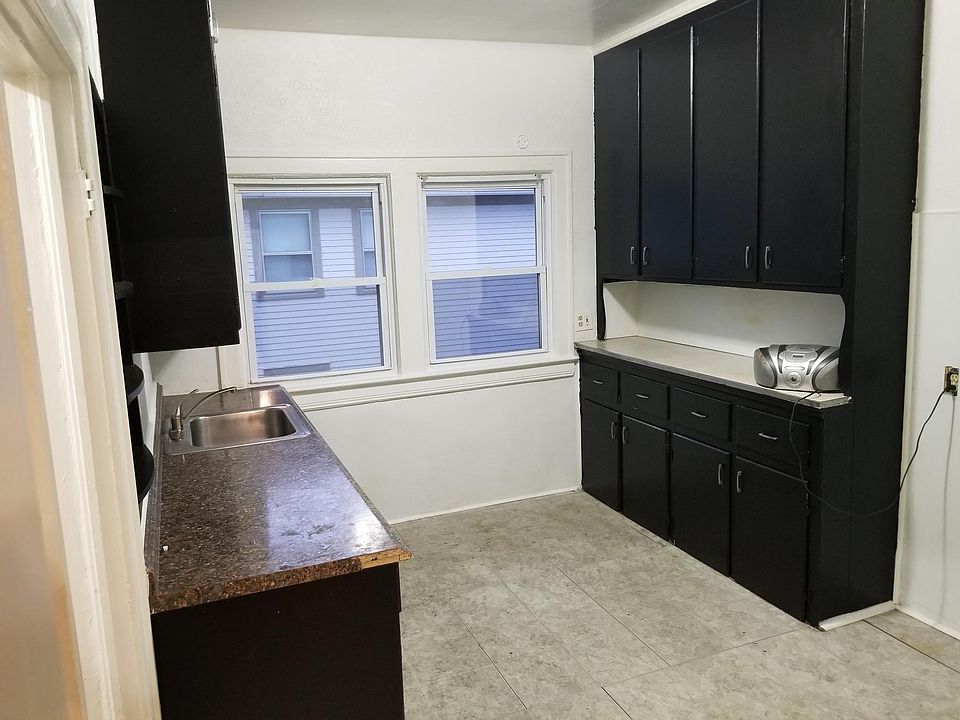 1st image of 3263 Desota Ave