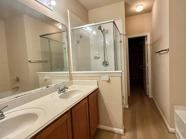 8206 Malago Point Dr — Photo 16