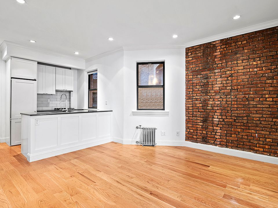 1st image of 262 Elizabeth St APT 3