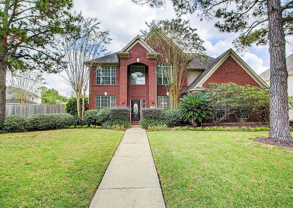 1st image of 18303 Autumn Park Dr