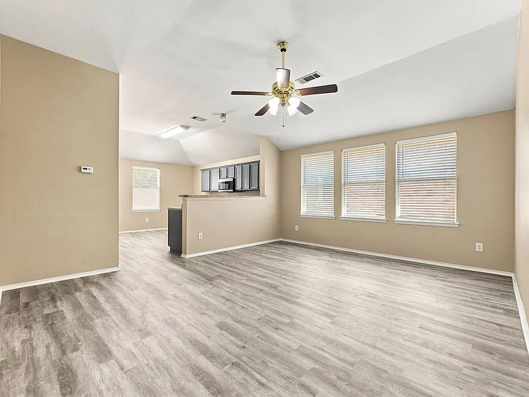 1112 Shearwater Ave — Photo 4