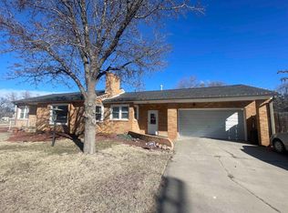 235 N Front St, Russell, KS 67665