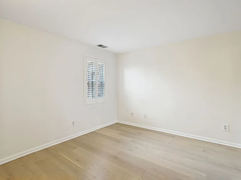 1124 25th St NW #211 — Photo 13