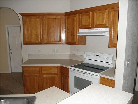 4th image of 938 Pipers Cay Dr