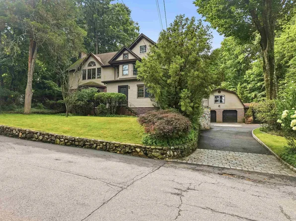 41 Crest Rd, Hillsdale, NJ 07642