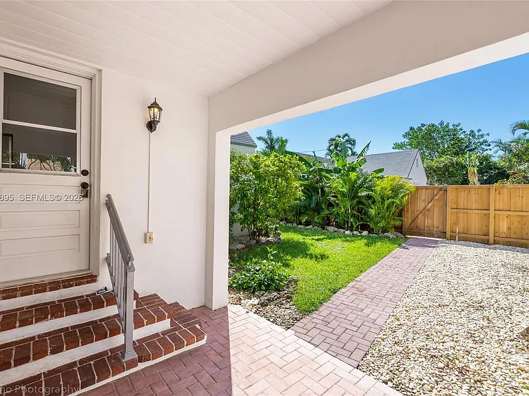 228 SW 23rd Rd #FRONT — Photo 11