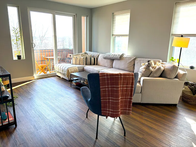 408 E 8th St #3 — Photo 12
