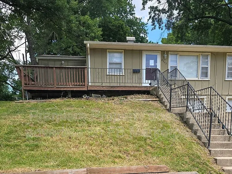 2503 S Vermont Ave — Photo 1