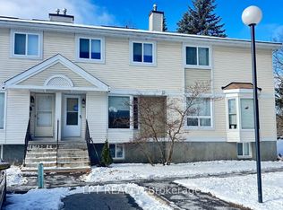 94 McDermot Ct #13, Ottawa, ON K2L3V1