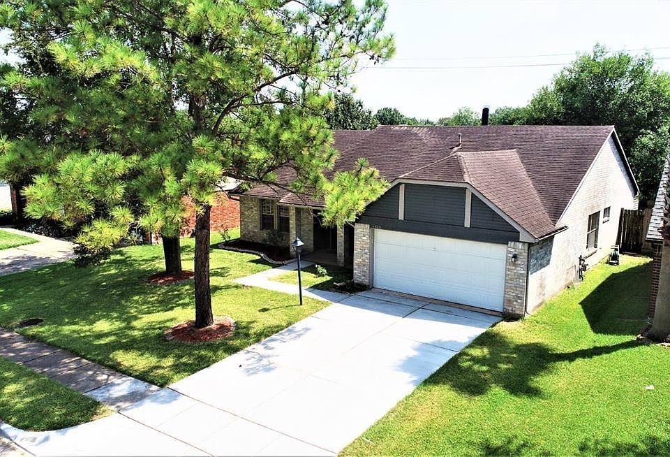 1st image of 4923 Shady Oaks Ln