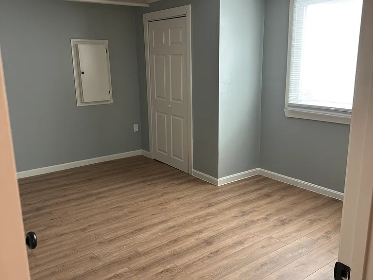 596 Beaver St — Photo 9