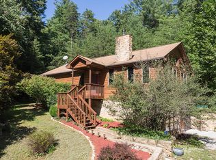 425 Creekview Dr, Boones Mill, VA 24065