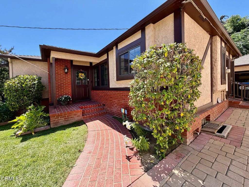 1474 Hillside Dr, Glendale, CA - View 2