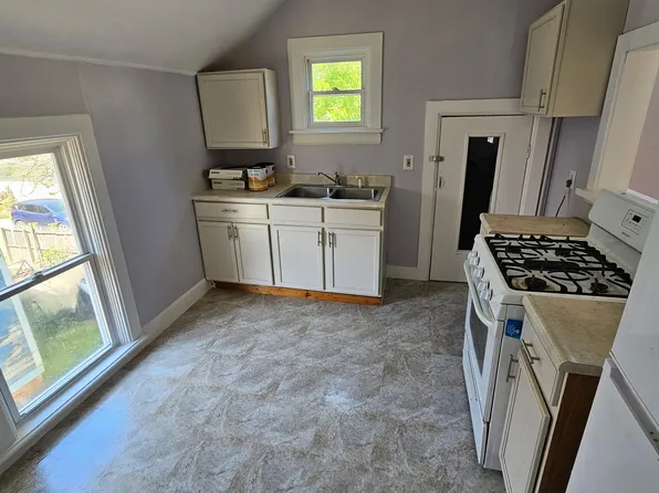 215 W 9th St, Michigan City, IN 46360