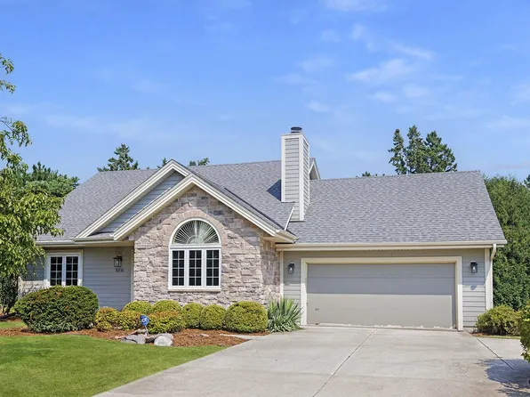 8816 North Seneca ROAD, Bayside, WI 53217