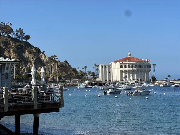 352 Eucalyptus Ave, Avalon, CA 90704