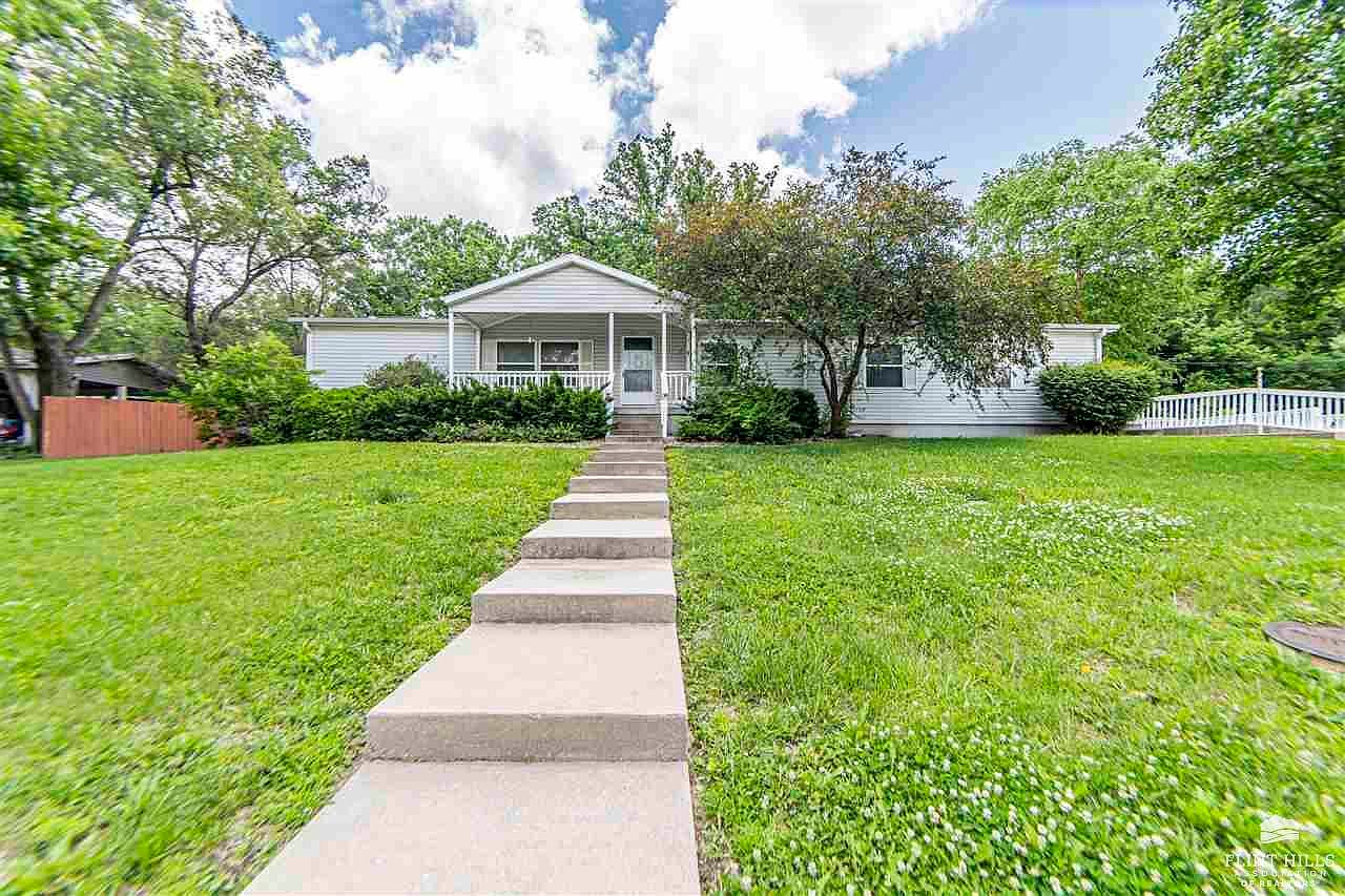 187 E Grandview Dr, Junction City, KS 66441 | Zillow