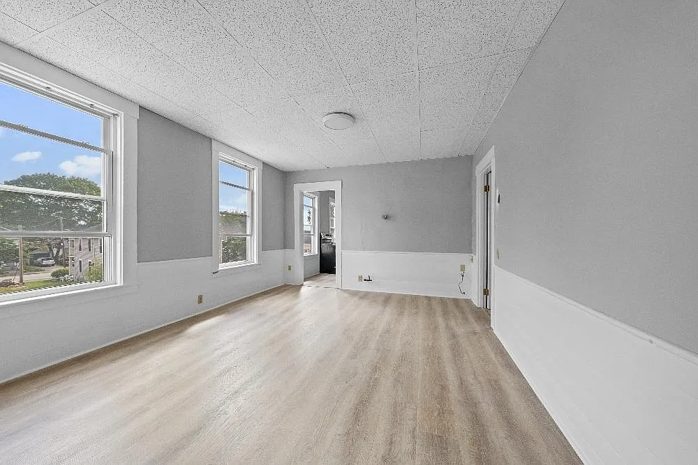 2 bed, 1.0 bath, $2,000 — Photo 3