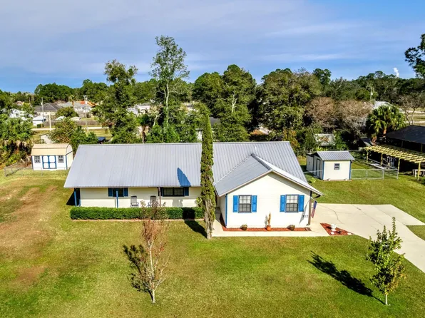 112 W CAMELOT Drive, Palatka, FL 32177