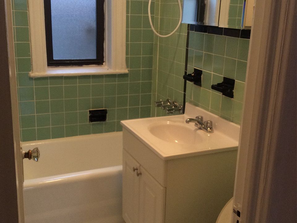 2nd image of 301 Marine Ave APT 2D