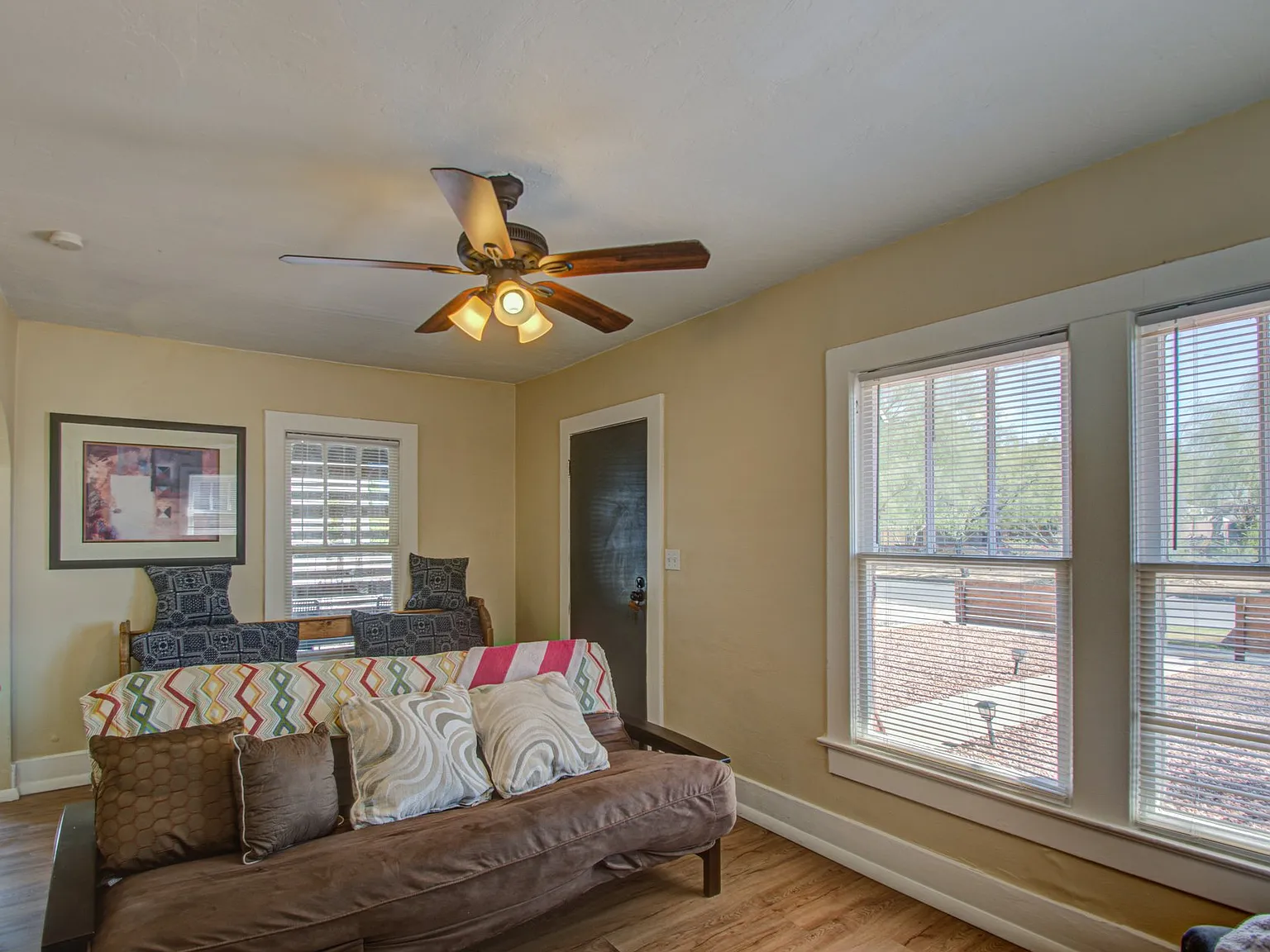 2 bed, 900 sqft, $1,595 — Photo 2