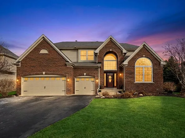 443 Glover Dr, North Aurora, IL 60542