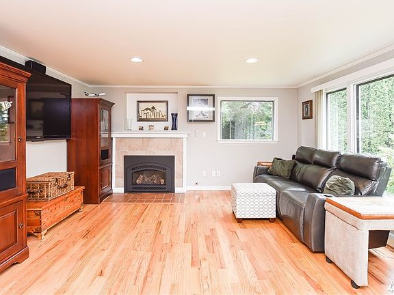 5th image of 13922 Jefferson Way