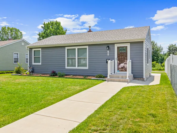 1692 Iowa Ave E, Saint Paul, MN 55106