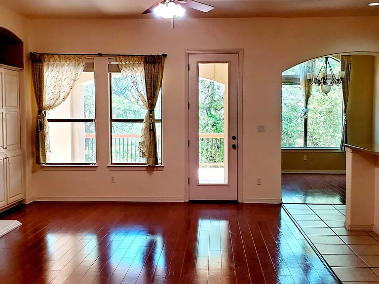 8230 Spicewood Springs Rd — Photo 11