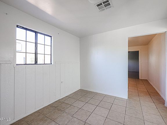 4th image of 2223 N SUMMER Street