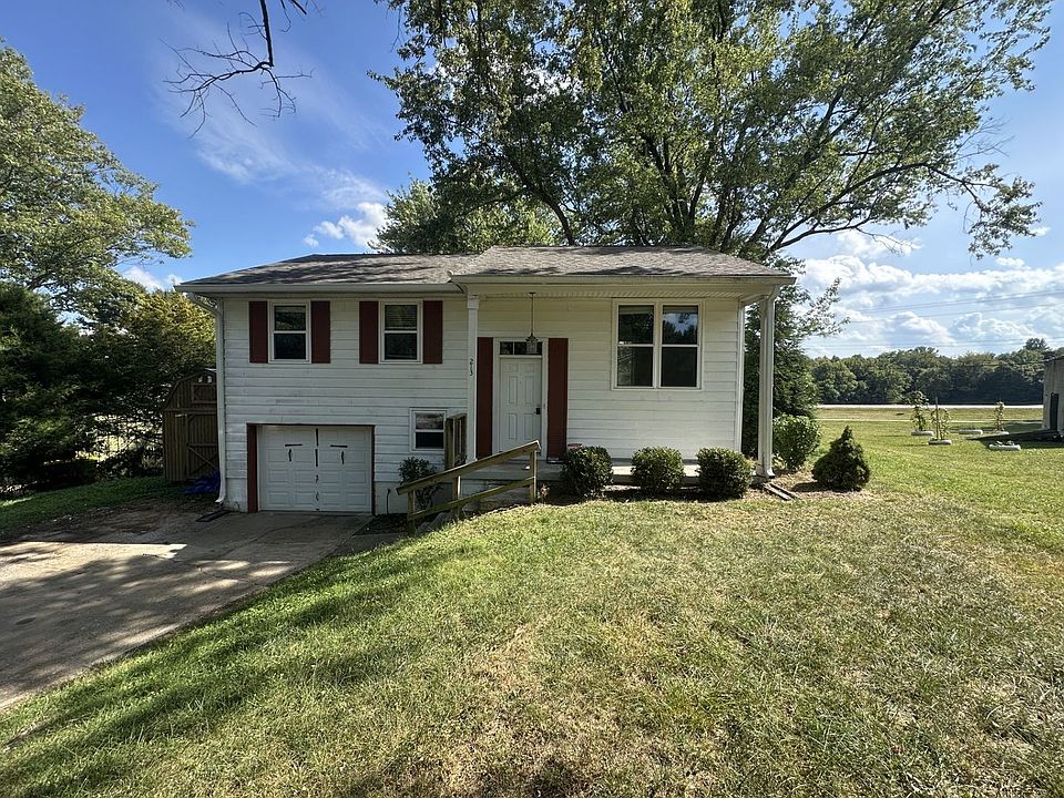 1st image of 213 S Poplar Dr