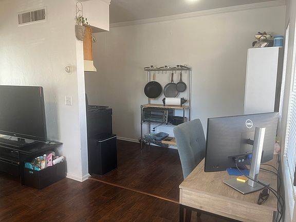 4th image of 1410 W Fresno St #1/1